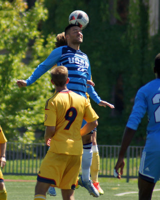 Queen's vs UQAM 01259 copy.jpg