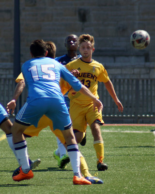 Queen's vs UQAM 01384 copy.jpg