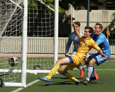 Queen's vs UQAM 01519 copy.jpg