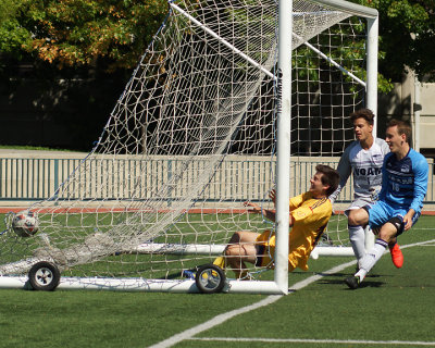 Queen's vs UQAM 01521 copy.jpg