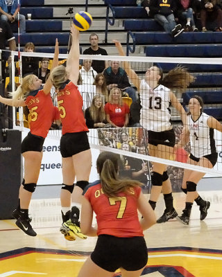 Queen's vs UNB 3283 copy.jpg
