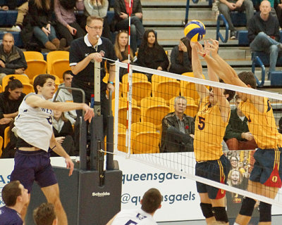 Queen's vs Western 05574 copy.jpg