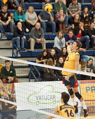 Queen's vs Western 05591 copy.jpg