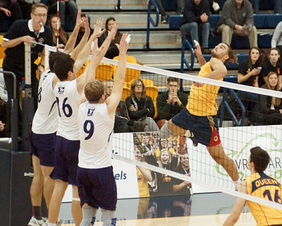 Queen's vs Western 05608 copy.jpg