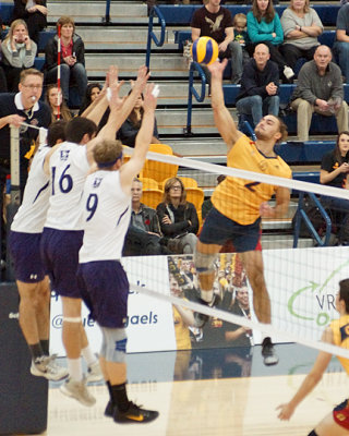 Queen's vs Western 05609 copy.jpg