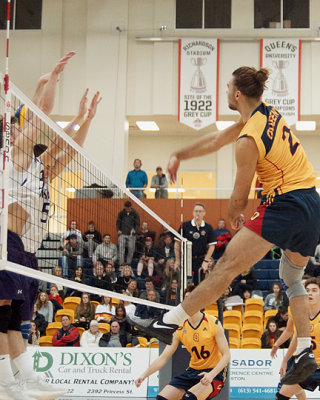 Queen's vs Western 05651 copy.jpg