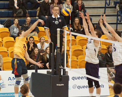 Queen's vs Western 05709 copy.jpg