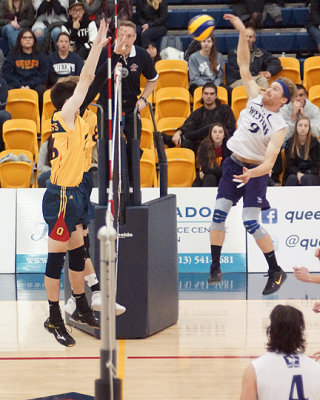 Queen's vs Western 05773 copy.jpg