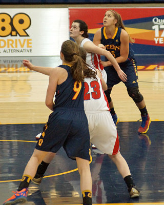 Queen's vs Algoma 06767 copy.jpg