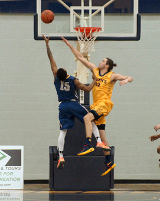 Queen's vs Ryerson 08227 copy.jpg