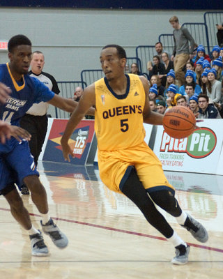 Queen's vs Ryerson 08233 copy.jpg