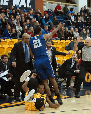 Queen's vs Ryerson 08253 copy.jpg