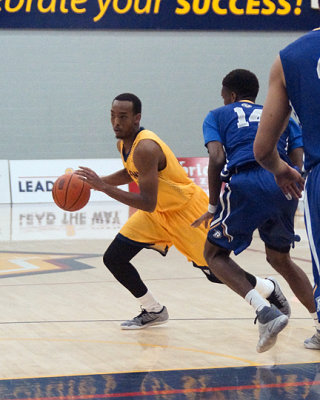 Queen's vs Ryerson 08277 copy.jpg