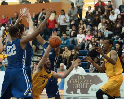 Queen's vs Ryerson 08383 copy.jpg