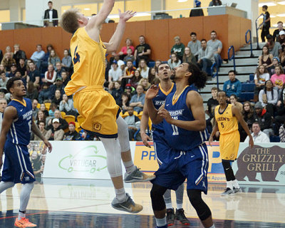 Queen's vs Ryerson 08462 copy.jpg