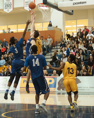 Queen's vs Ryerson 08514 copy.jpg