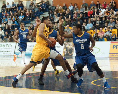 Queen's vs Ryerson 08540 copy.jpg