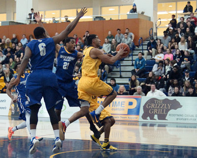 Queen's vs Ryerson 08544 copy.jpg