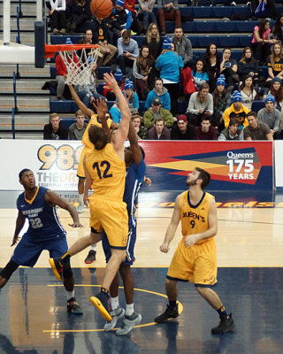 Queen's vs Ryerson 08653 copy.jpg