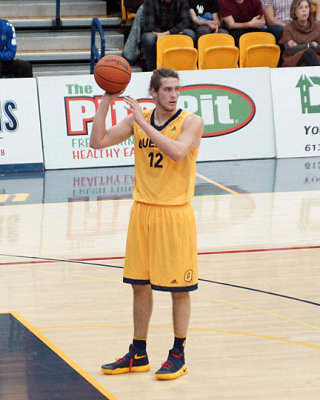 Queen's vs Ryerson 08656 copy.jpg