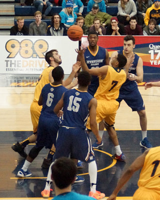 Queen's vs Ryerson 08671 copy.jpg