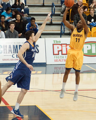 Queen's vs Ryerson 08691 copy.jpg
