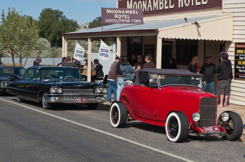Rods at the Moonambel hotel 2013.jpg