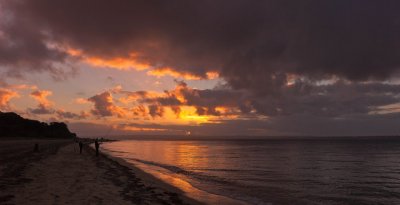 Evening fishing at Cowes beach.jpg