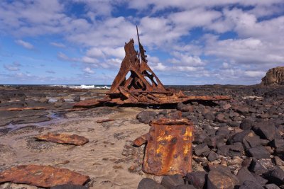 Shipwreck at Kitty Miier bay at Phillip Island.jpg