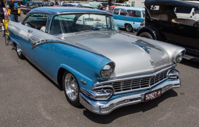 Ford Fairlane.jpg