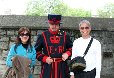 2013 - ENGLAND - London - Album 1 - Changing the Guard at Buckingham Palace