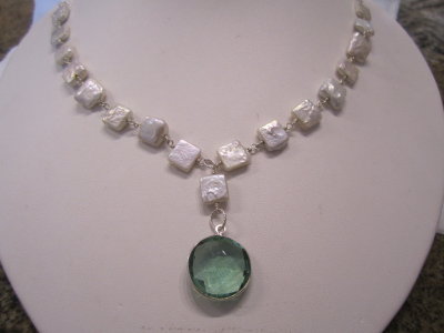 Square pearls ith Marine Quartz