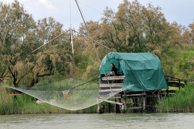 rom fishing in the lagoon balance