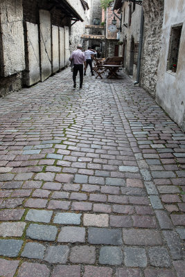Cobblestone street, high in the middle