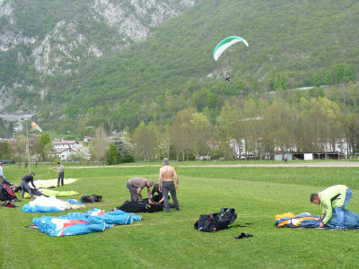 P1040774_1032-Maurice-Gemona-landing.jpg