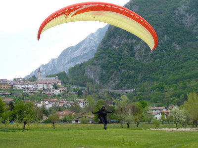 P1040996_0798-Ava-Gemona-Landing.jpg