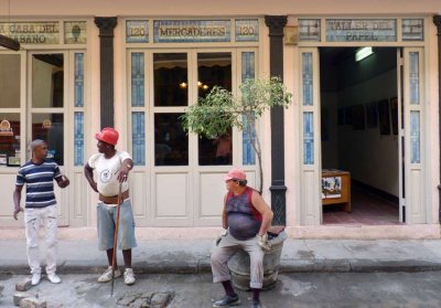 P1060150-Havana-Workers.jpg