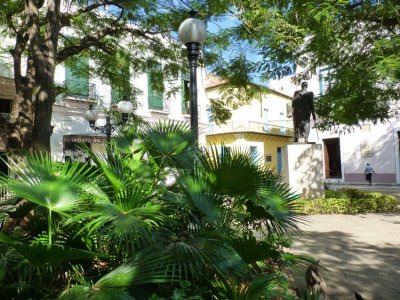 P1060155-Havana-Simon-Bolivar.jpg