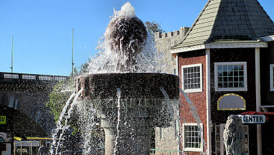Fountain at London Bridge Lake Havasu City, Az  pw.jpg