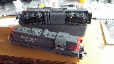 relighted SP 3759 and 3750 getting renumbered.jpg