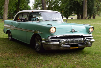 Pontiac. 1957