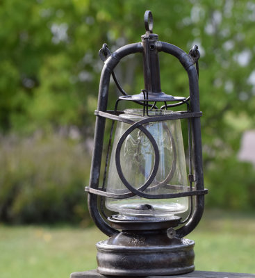 Creosot lamp