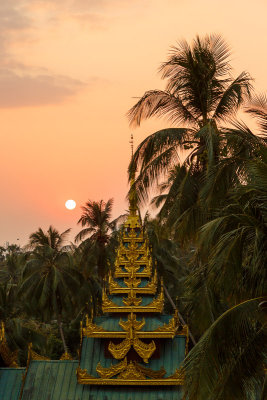 Shwedagon Pagoda Sunset-9.jpg