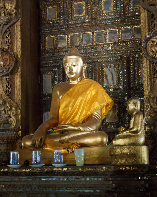 Shwenandaw Kyaung Monastery-11.jpg