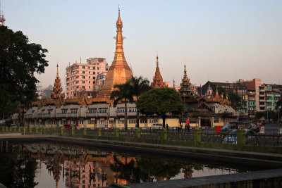 Sule Pagoda at Sunrise-1.jpg