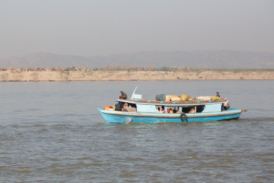 Traffic on the Irrawaddy-3.jpg