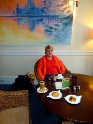 Margaret in Caledonian Hotel @ Oban for Afternoon Tea.JPG