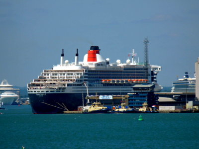 QUEEN MARY 2 (2004) @ Southampton - (C) P Dukes