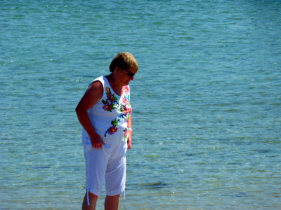 (261) LOCH AWE Holiday - Iona - Margaret paddling