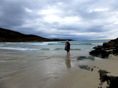 (383) Isle of Barra Beach Hotel View - Tangasdale Beach - Robert paddling